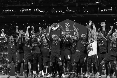 赫伊森畅游动物园，尽享亲近自然的乐趣（赫伊森漫游动物园，近距离拥抱自然之美）