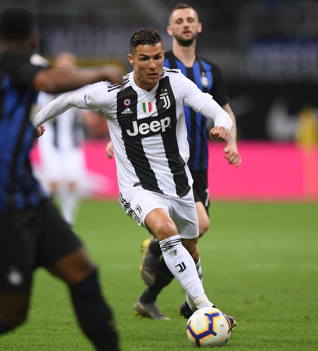 世俱杯夺冠赔率：曼城力压皇马领跑 多特被看衰（世俱杯冠军赔率：曼城力压皇马居首，多特前景不佳）